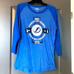 Tampa Bay Lightening Stanley Cup 3/4 Sleeve T-Shirt mens Medium.  Like New!!